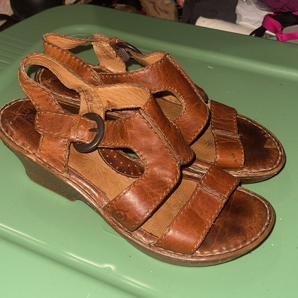 Born Shoes - BORN size 8 leather open leather wedge sandals